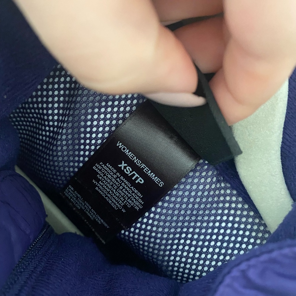 North face windbreaker - Picture 3 of 3